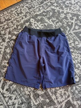 Fabletics Men's Athletic Shorts in Deep Navy with Black Waistband - small
